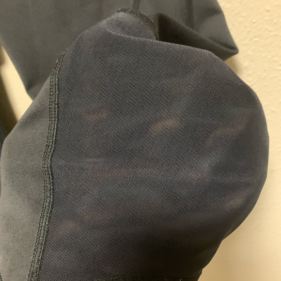 Athleta black with mesh detail leggings - Picture 4 of 5